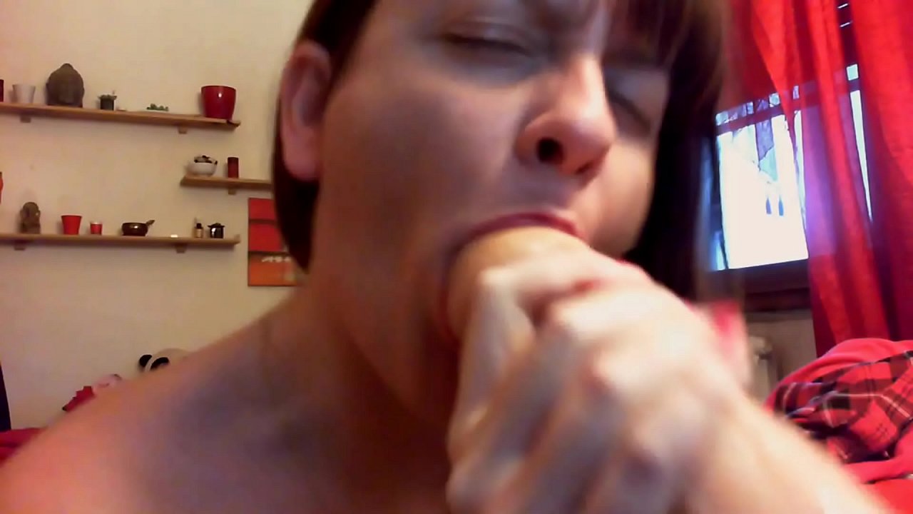 Großer Orgasmus für deine schmutzige Schwester, öffne deinen Mund und trinke alles